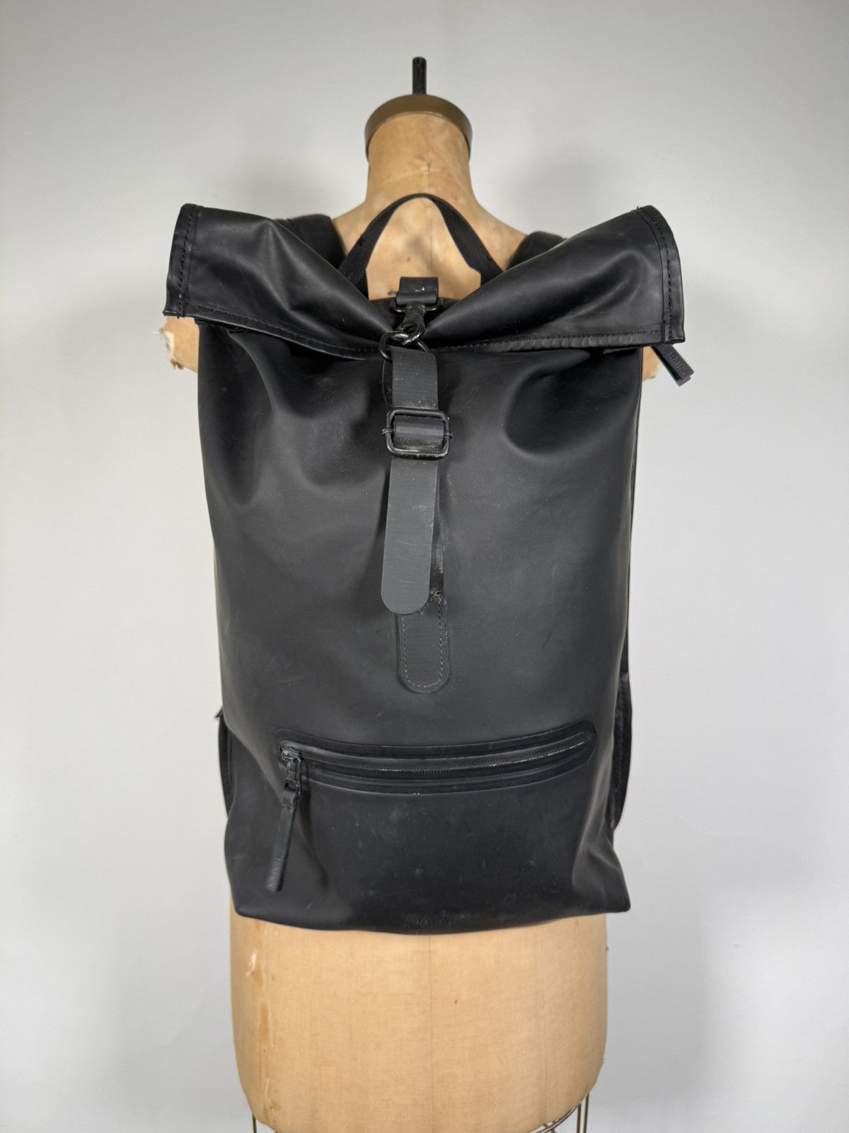 Rains Rains Rolltop Rucksack Black Bag Size ONE SIZE - 1 Thumbnail