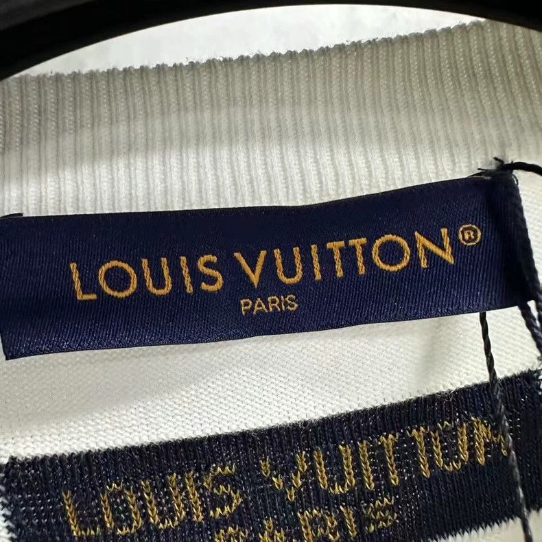 Louis Vuitton Louis Vuitton White monogrammed crewneck short sleeve T-sh Size US S / EU 44-46 / 1 - 5 Thumbnail