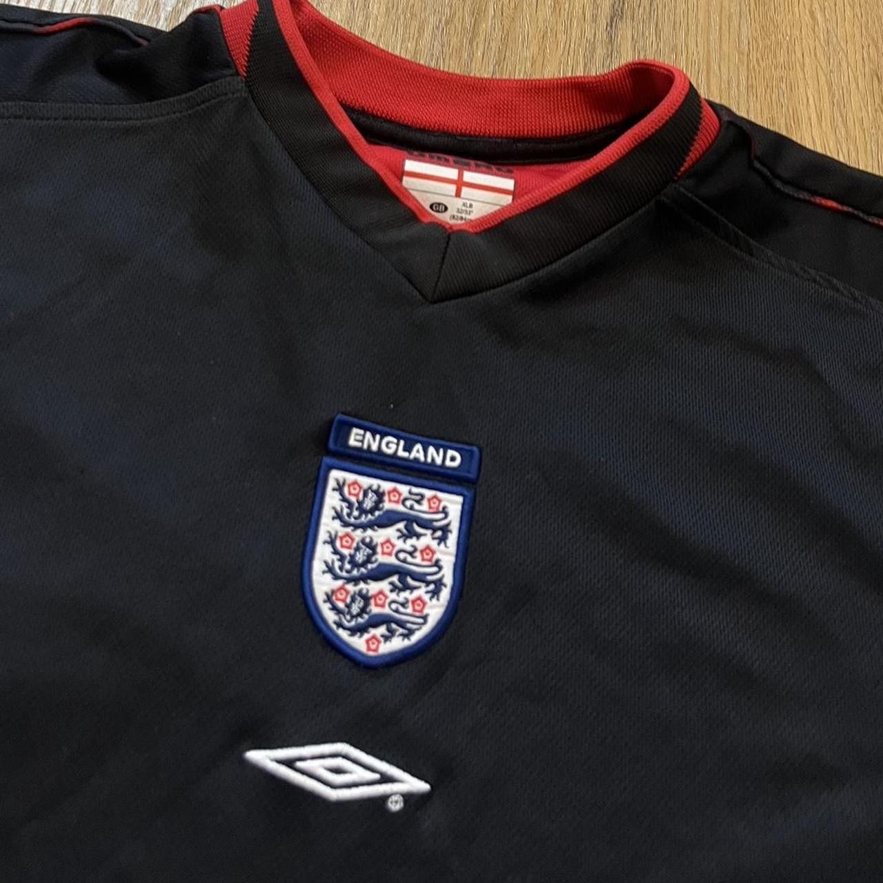 Umbro Umbro England 2002/04 goalkeeper Size US S / EU 44-46 / 1 - 3 Thumbnail
