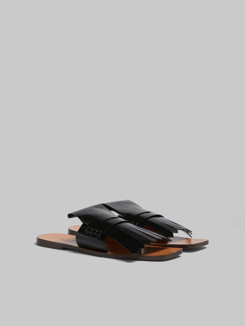 oc11z0525 Leather Bambi Sandal in Black