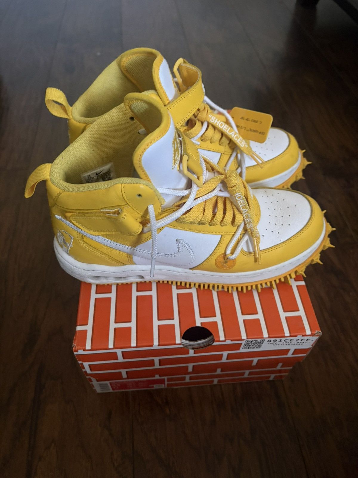 Off-White Off white forces yellow 9.5 Size US 9.5 / EU 42-43 - 2 Thumbnail