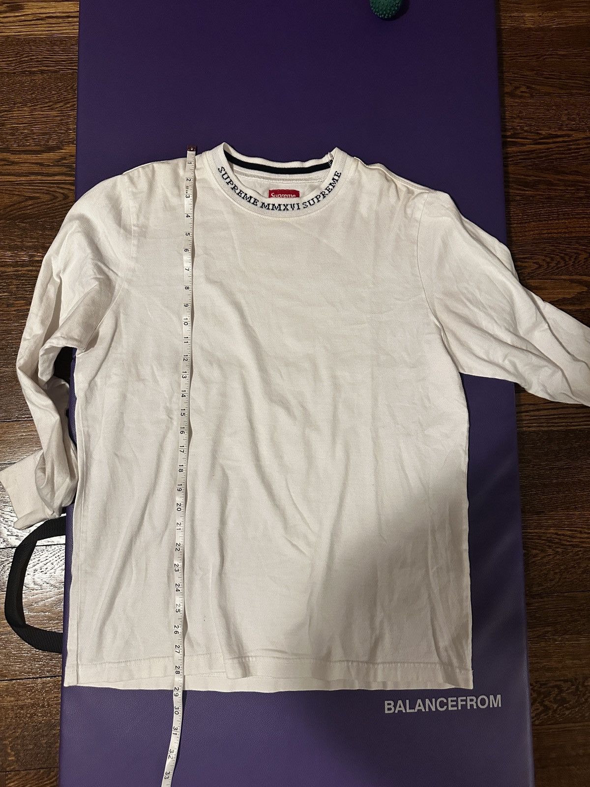 Supreme Supreme Old English Collar Logo Long-Sleeve Top 'White’ Size US M / EU 48-50 / 2 - 5 Thumbnail