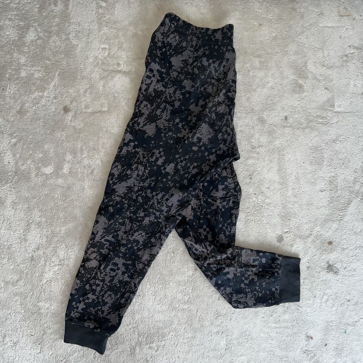 Emporio Armani Emporio armani jogger pants camo Size US 32 / EU 48 - 4 Thumbnail