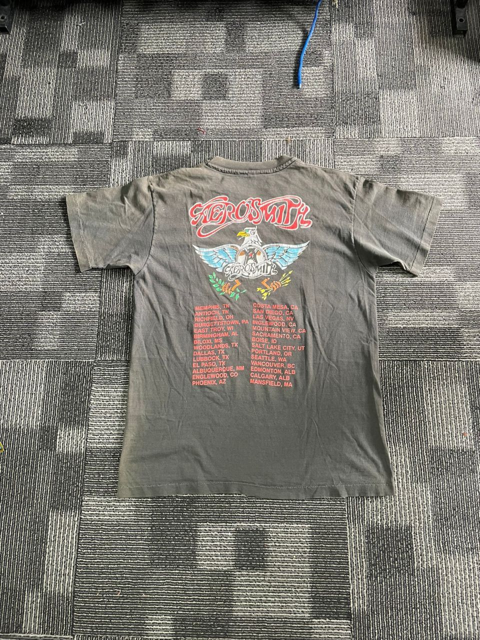 Aerosmith Vintage 90s Sun Faded Aerosmith Aero Force One Band Tees Size US M / EU 48-50 / 2 - 2 Thumbnail