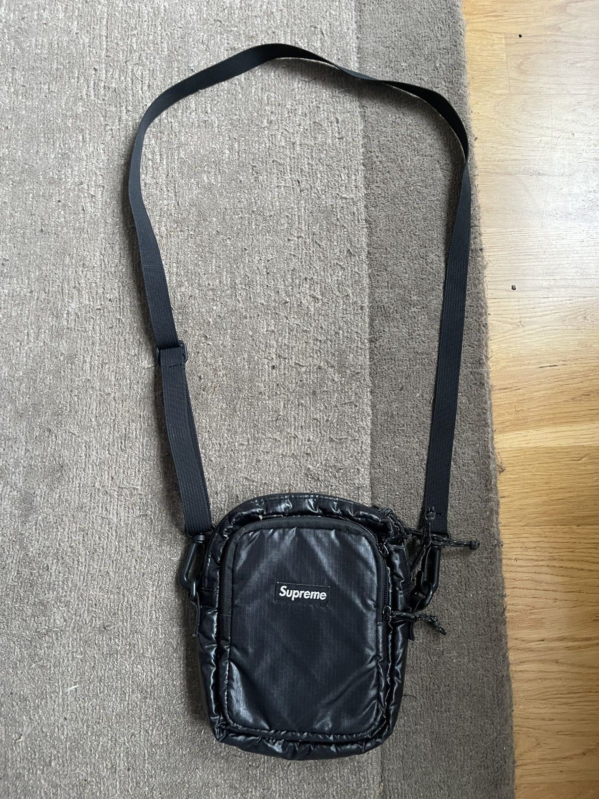 Supreme *Authentic* Supreme Crossbody Bag Size ONE SIZE - 1 Thumbnail