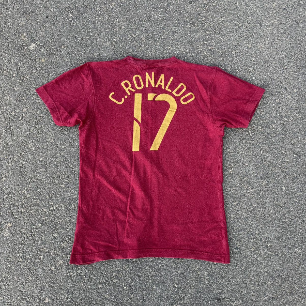 Nike Y2K Nike Cristiano Ronaldo Portugal #17 Fan Tee Blokecore Size US S / EU 44-46 / 1 - 11 Thumbnail