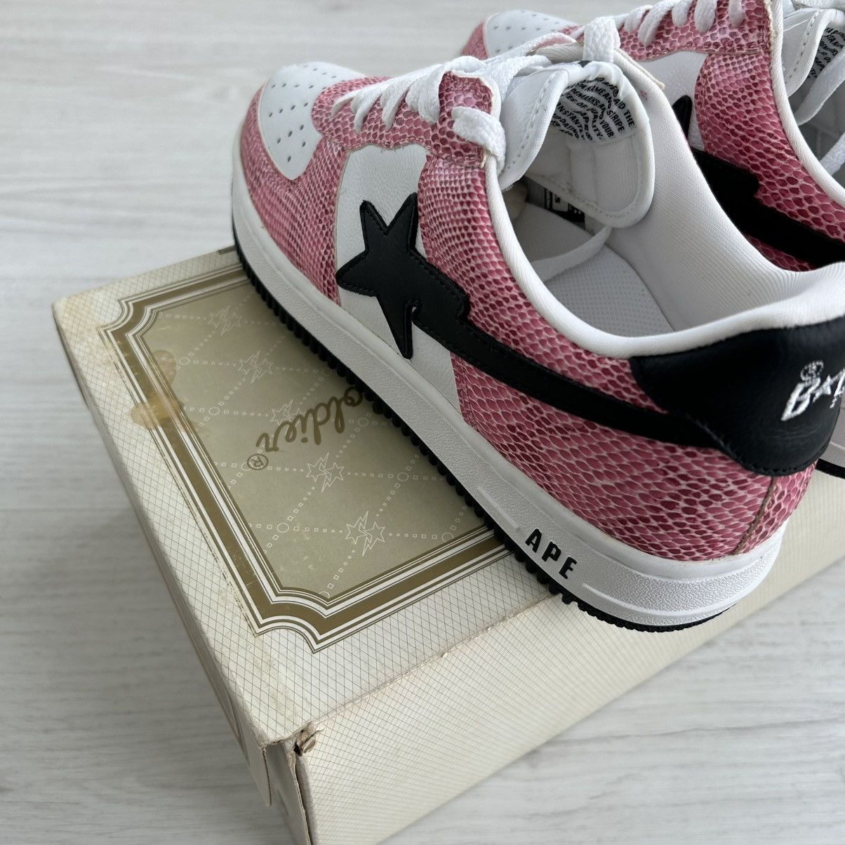 Bape VERY RARE OG 2002 A BATHING APE PINK SNAKESKIN BAPESTA Size US 9.5 / EU 42-43 - 3 Thumbnail