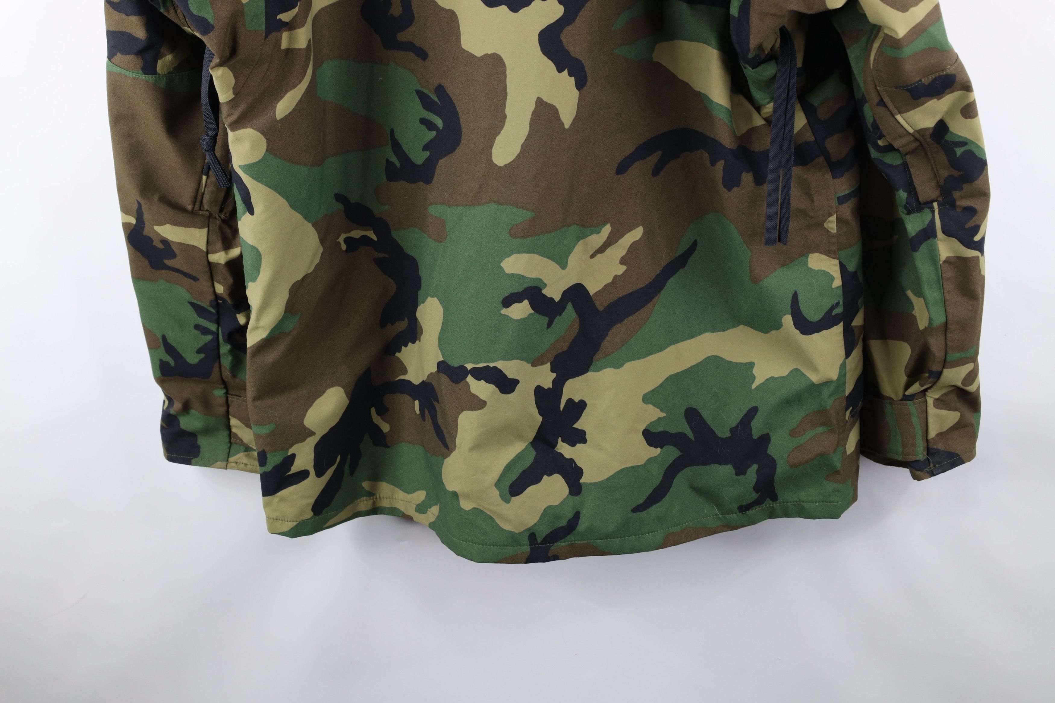 Vintage Vintage 90s Issue Camouflage Cold Weather Parka Jacket USA Size US M / EU 48-50 / 2 - 14 Thumbnail