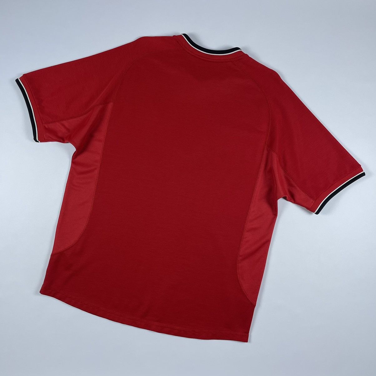 Umbro × Vintage Vintage Umbro Manchester United 2000/2002 Home Soccer Jersey Size US XL / EU 56 / 4 - 17 Thumbnail