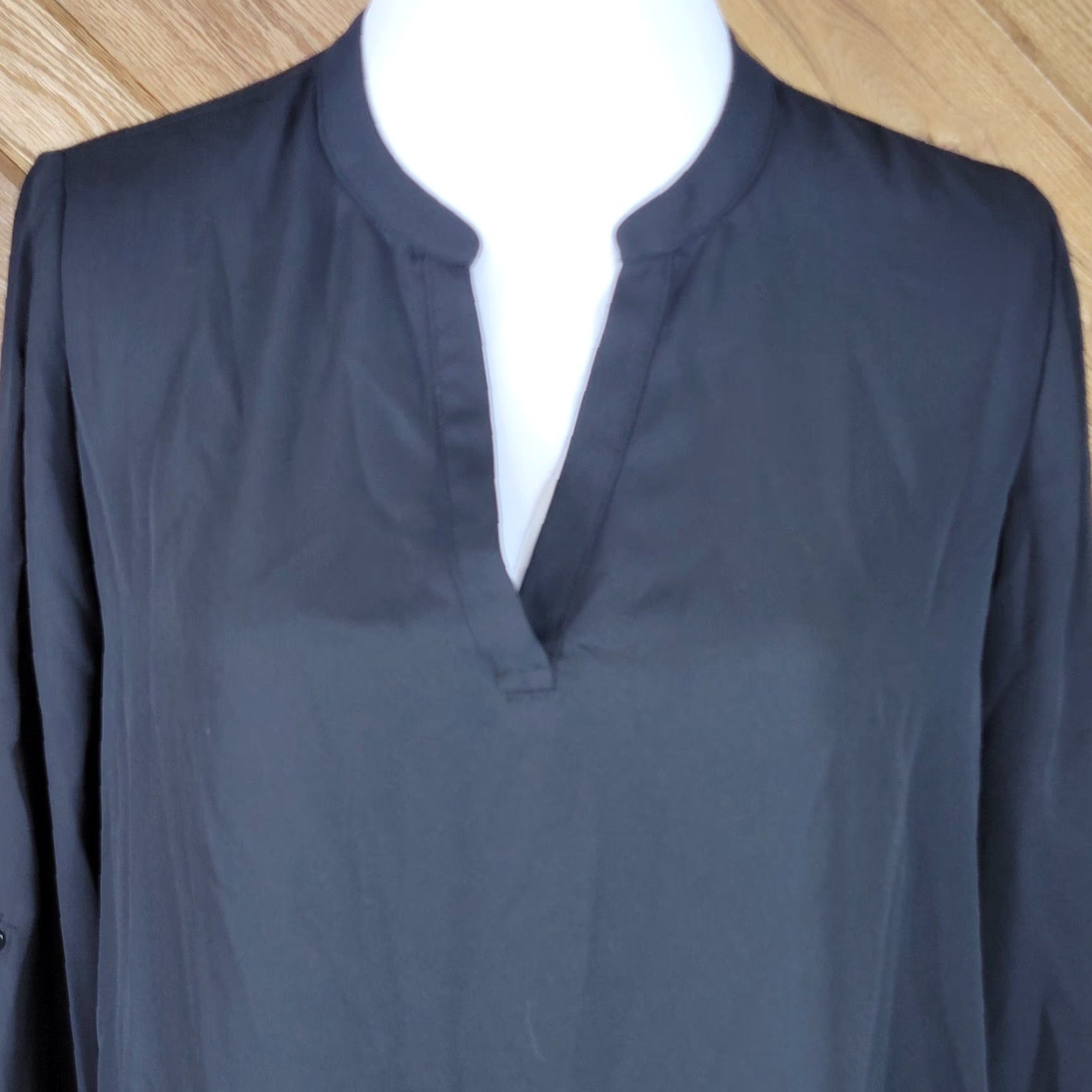 Joseph Ribkoff VINTAGE Joseph Ribkoff Blouse Shirt Tunic Long Sleeve V-Neck Black 8 Womens Roll Tab Sleeve Casual Listing 90s Size M / US 6-8 / IT 42-44 - 2 Thumbnail