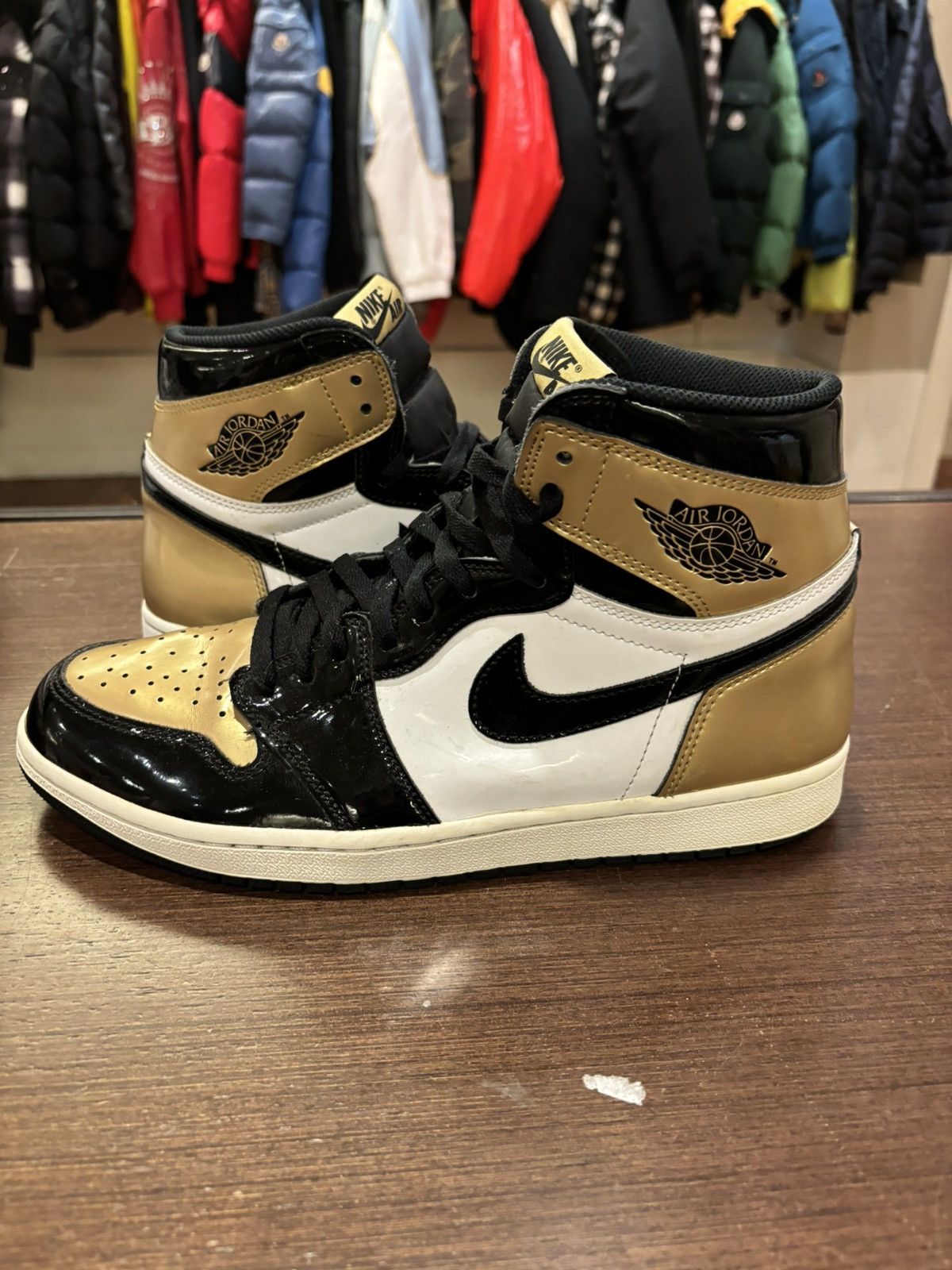 Jordan 1 patent gold toe deals