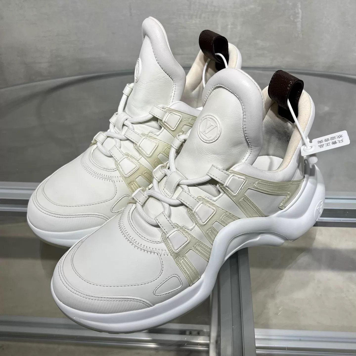 Louis Vuitton LV Classic Dad Shoe White UK3.5 Size US 7 / IT 37 - 2 Thumbnail