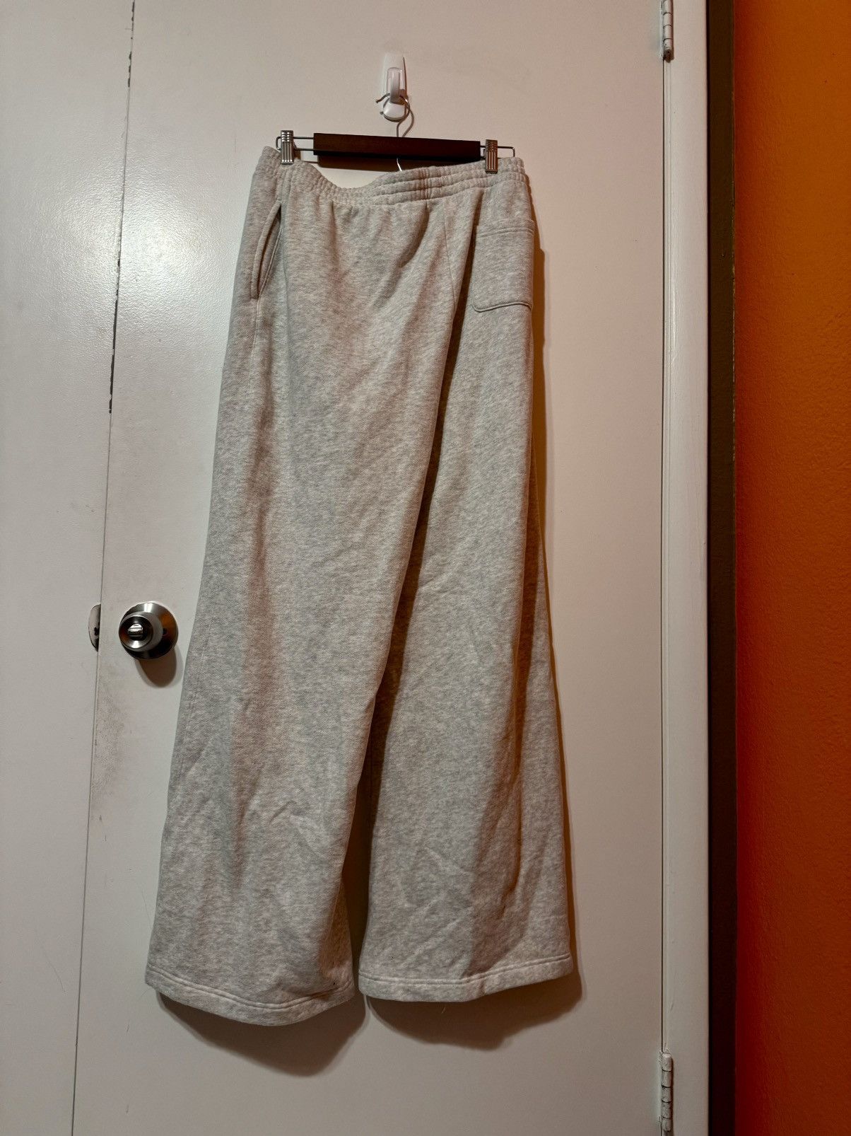 Pink 🩶VICTORIA’S SECRET PINK Large Flared Sweatpants🤍 Size 36" / US 14 / IT 50 - 2 Thumbnail