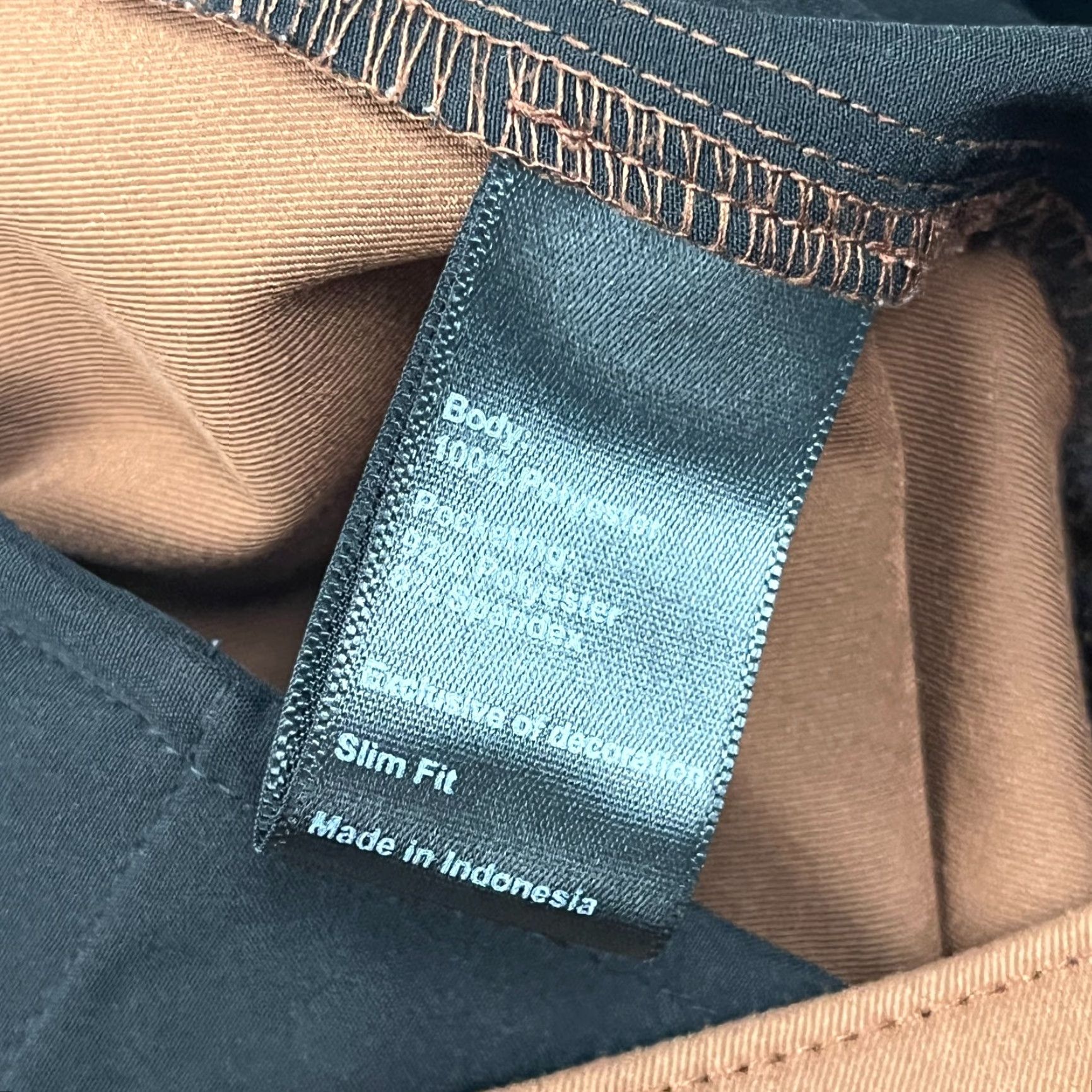 Vintage VINTAGE? No — This is not vintage. Size US 36 / EU 52 - 3 Thumbnail