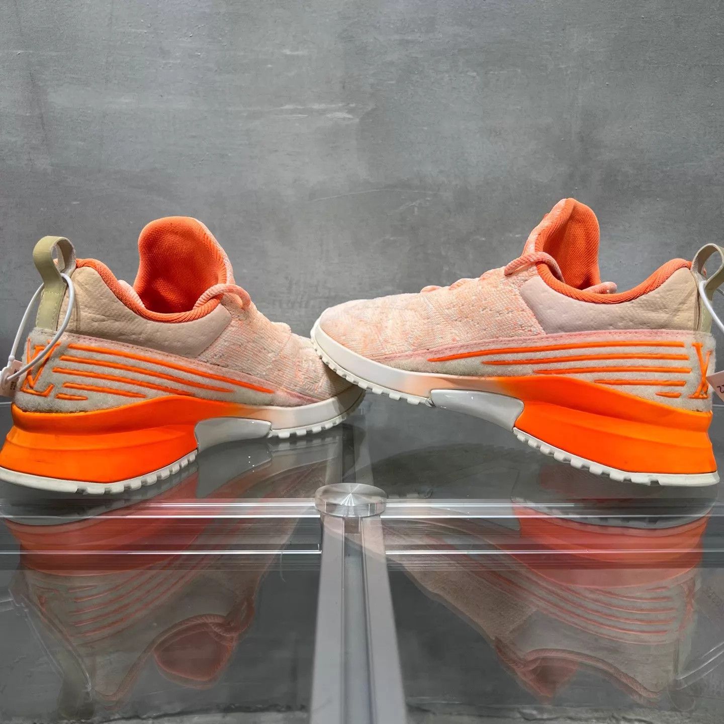 Louis Vuitton LV fluorescent orange sneaker UK7.5 41.5 Size US 8.5 / EU 41-42 - 5 Thumbnail