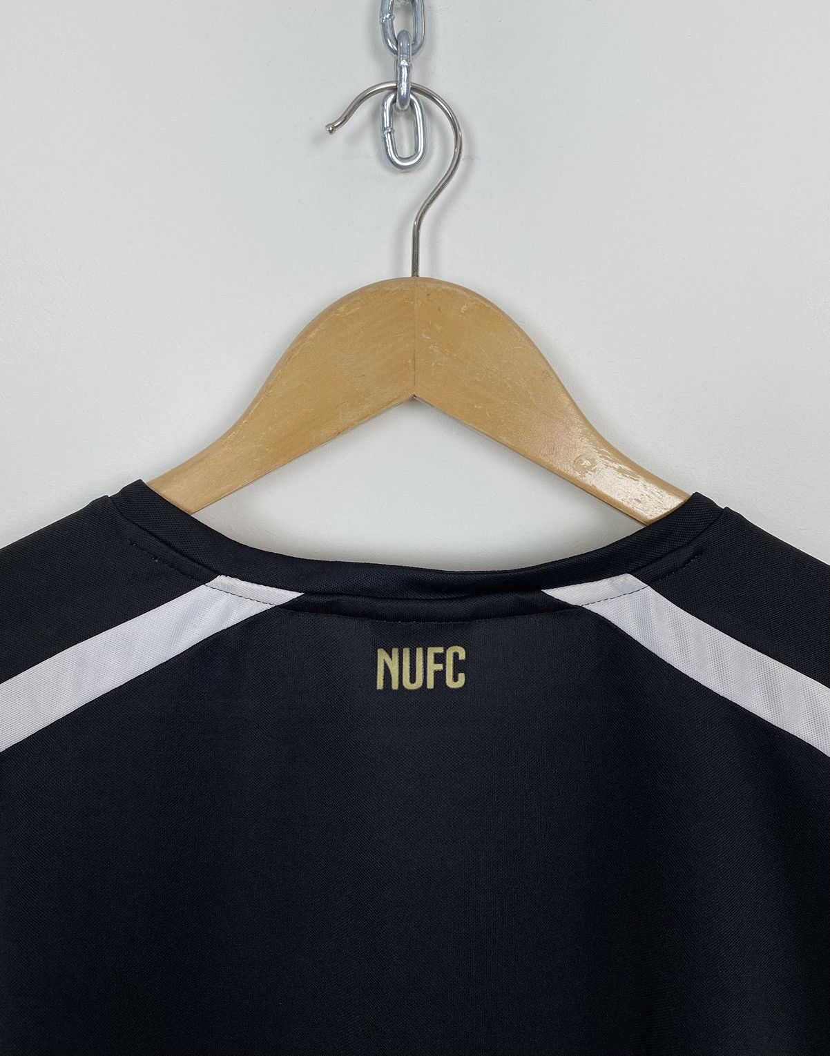 Adidas Puma Newcastle United Home Football Shirt Jersey Size L Top Size US L / EU 52-54 / 3 - 13 Thumbnail