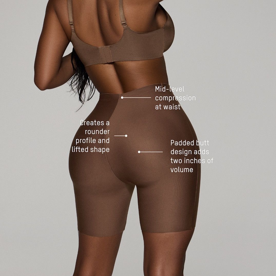 SKIMS NWT SKIMS Butt Enhancing Padded Short in Sand Small NWOT Size 27" / US 4 / IT 40 - 6 Thumbnail