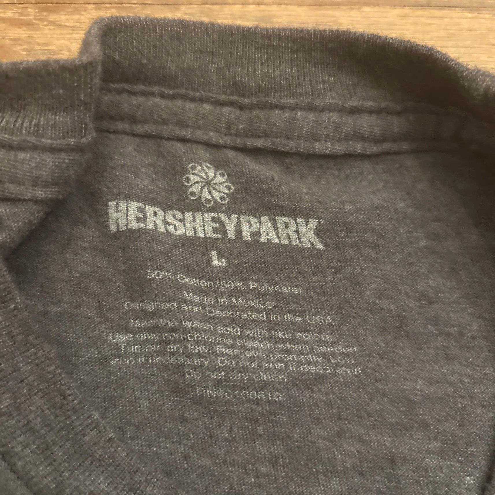 Vintage HERSHEY PARK T-Shirt Mens Large Gray Roller Coaster Wildcat's Revenge USA Theme Park Chocolate Size US L / EU 52-54 / 3 - 3 Thumbnail