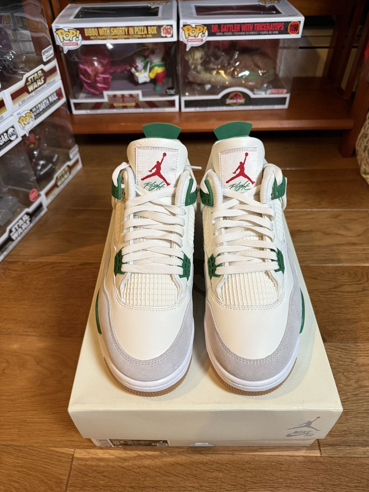 Jordan Brand Jordan 4 Retro SB “Pine Green” Size US 10.5 / EU 43-44 - 2 Thumbnail