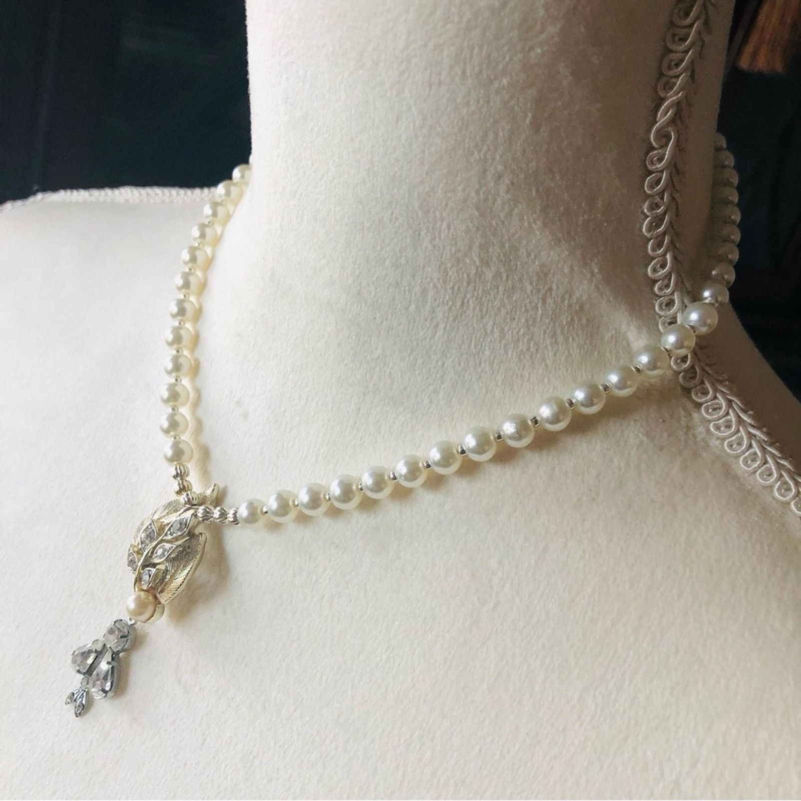 Handmade Handcrafted repurpose classy elegant pendant pearl necklace Size ONE SIZE - 4 Thumbnail
