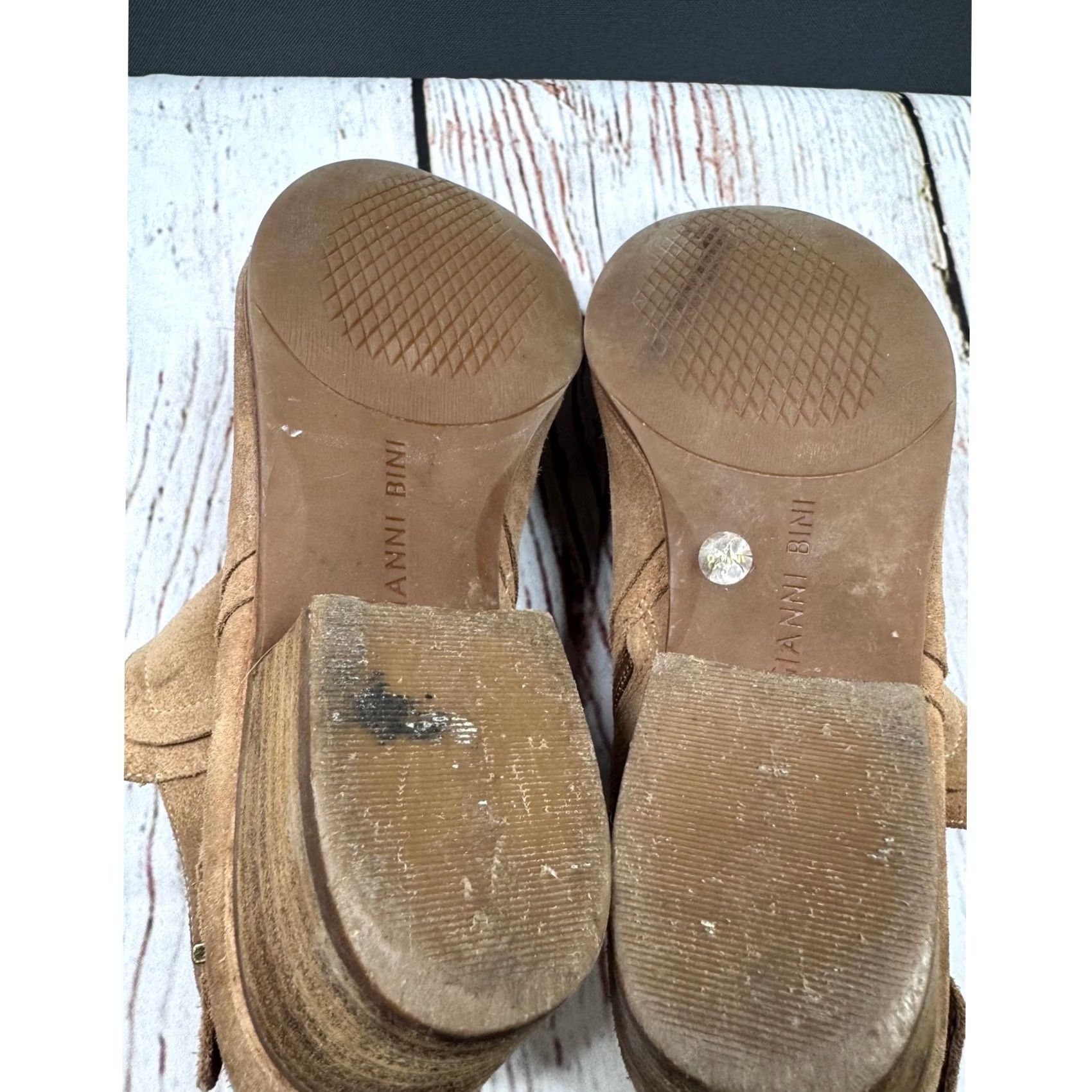 Vintage Gianni Bini Tan Suede Bootie Pointed Toe Buckle Zip Ankle Bootie Women 8.5M Brown Leather Lining Casual Western 39 7.5 6.5 UK 8.5 US Size US 9 / IT 39 - 7 Thumbnail