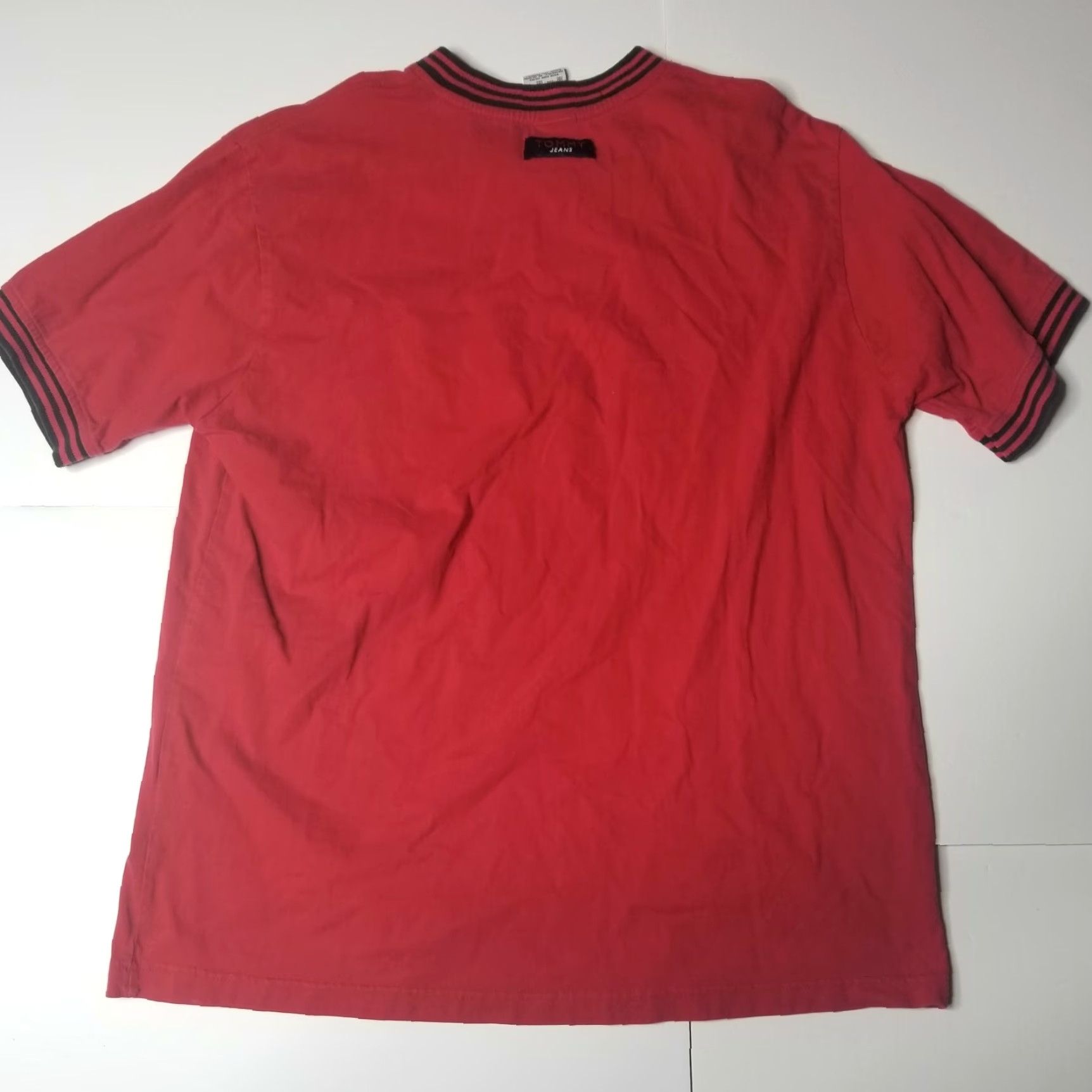 Tommy Hilfiger Vintage Tommy Hilfiger Jeans T Shirt Flag Logo V-neck Red M Mens Size US M / EU 48-50 / 2 - 3 Thumbnail