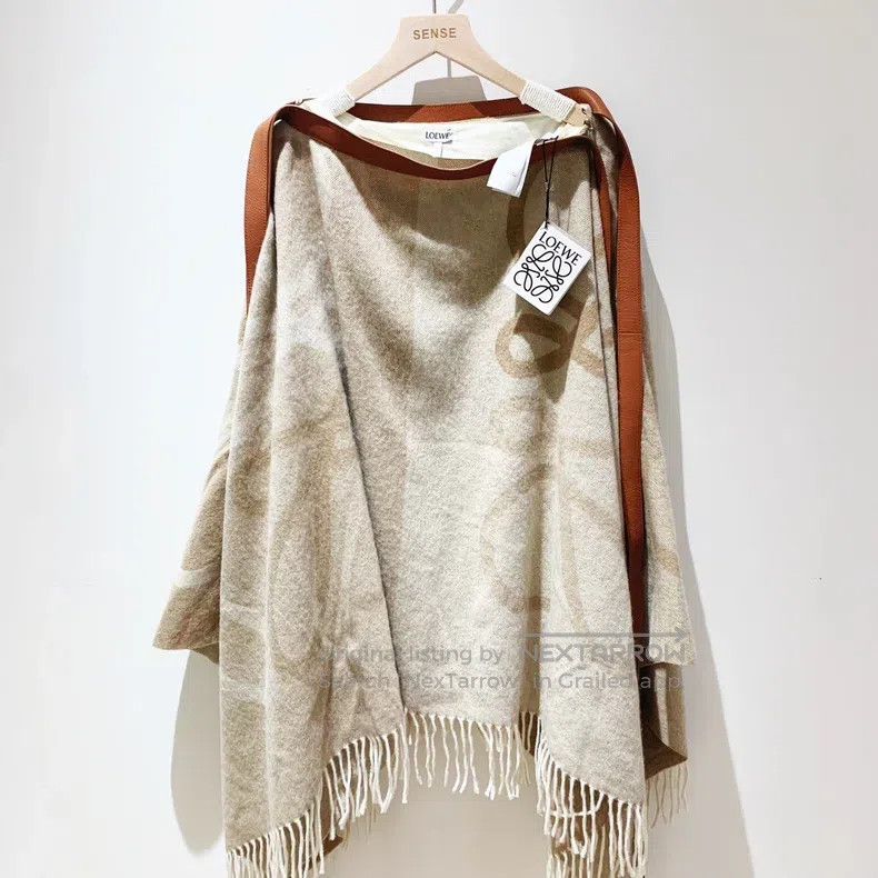 Loewe Loewe Cashmere poncho shawl in khaki with color block prin Size XS / US 0-2 / IT 36-38 - 1 Thumbnail