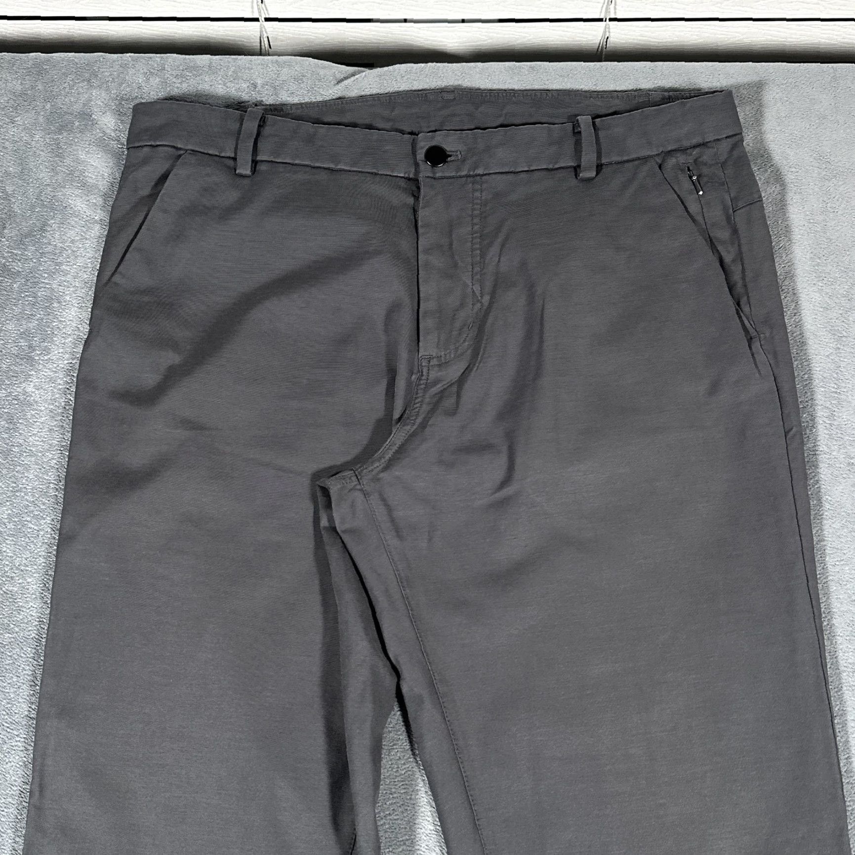 Lululemon LULULEMON Commission Chino Pants Mens 36 Charcoal Gray Stretch Zip Pocket Casual Size US 36 / EU 52 - 2 Thumbnail