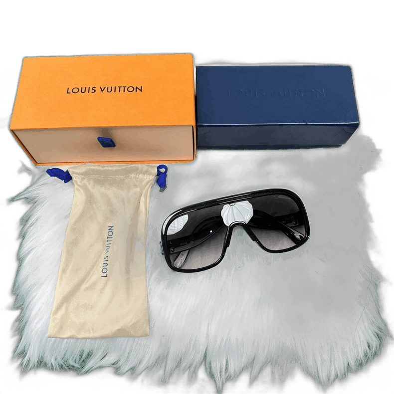 Louis Vuitton Louis Vuitton Pilot Sunglasses with Case-yf Size ONE SIZE - 1 Thumbnail