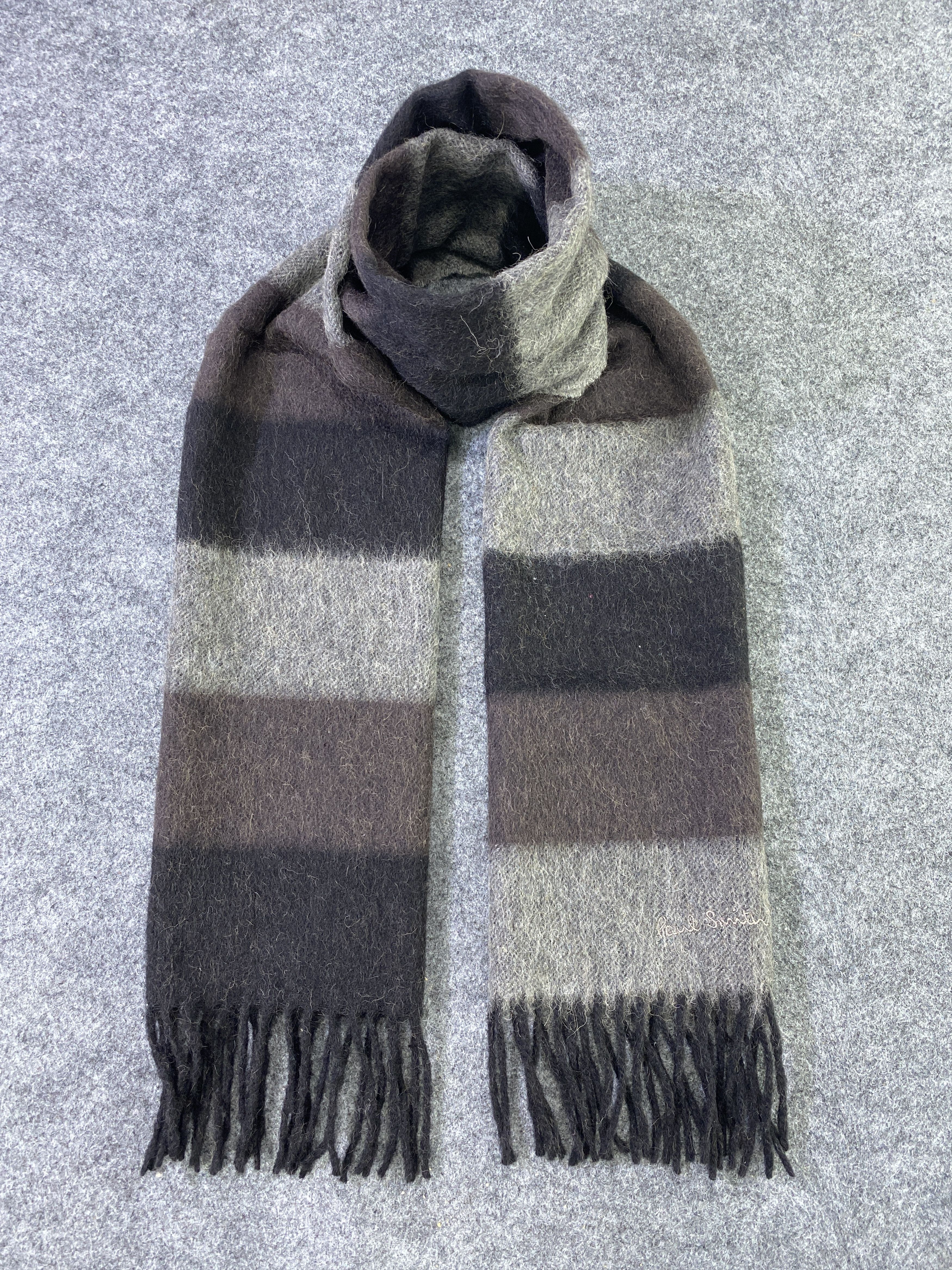 Paul Smith Paul Smith Scarf / Muffler / Neckwear - T730 Size ONE SIZE - 1 Thumbnail
