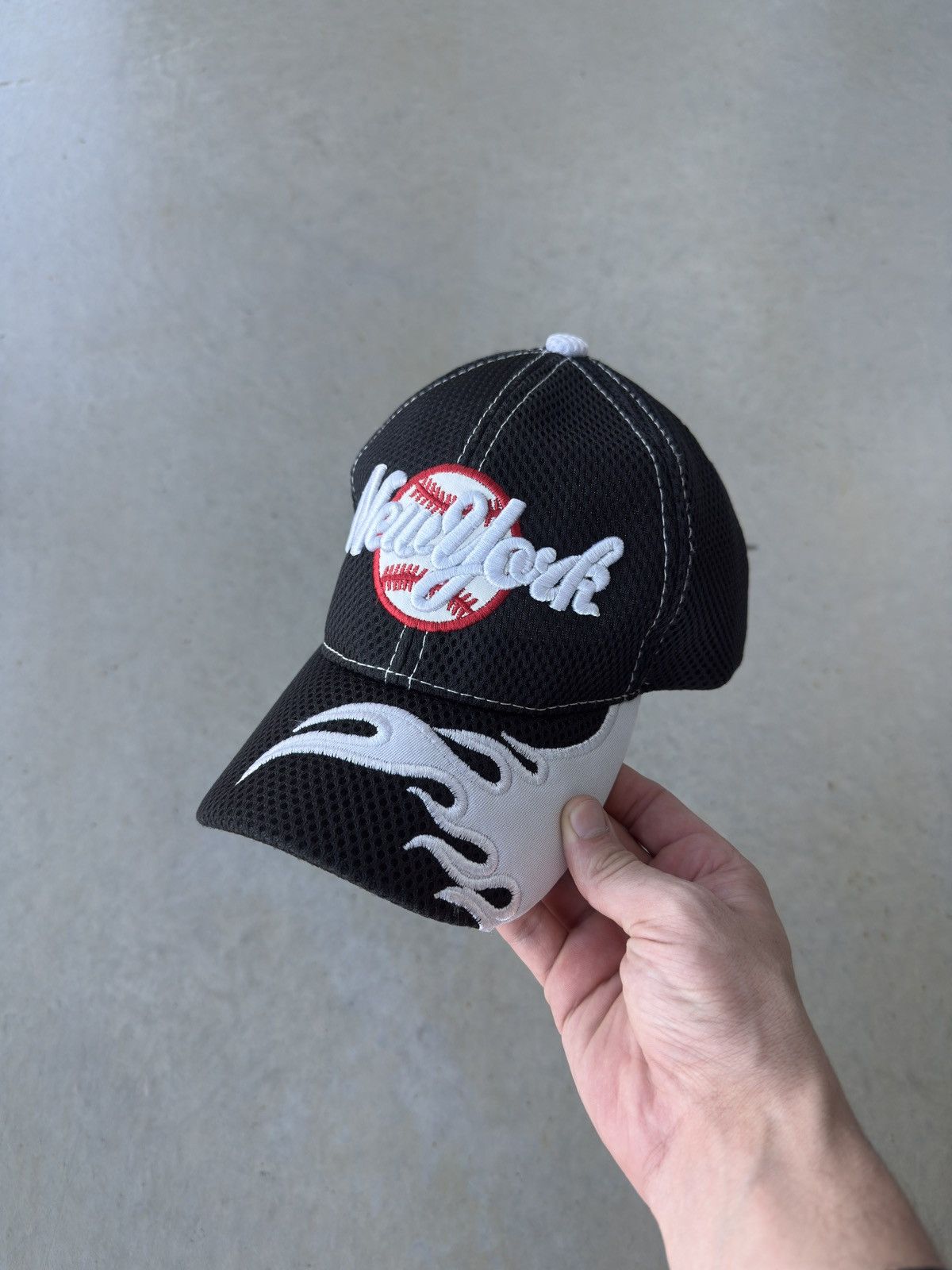 Vintage Vintage Y2K New York Yankees Flame Hat Size ONE SIZE - 1 Thumbnail