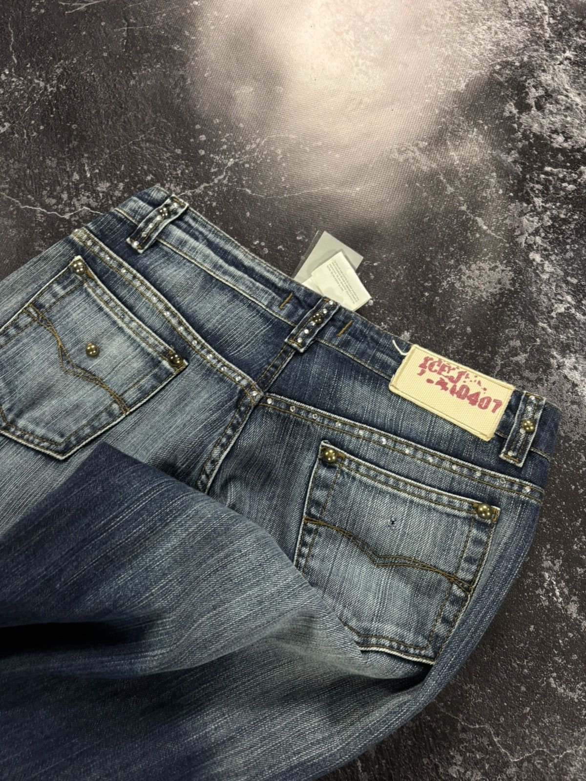 Vintage Low-rise Bell-bottom jeans Size 30" / US 8 / IT 44 - 7 Thumbnail