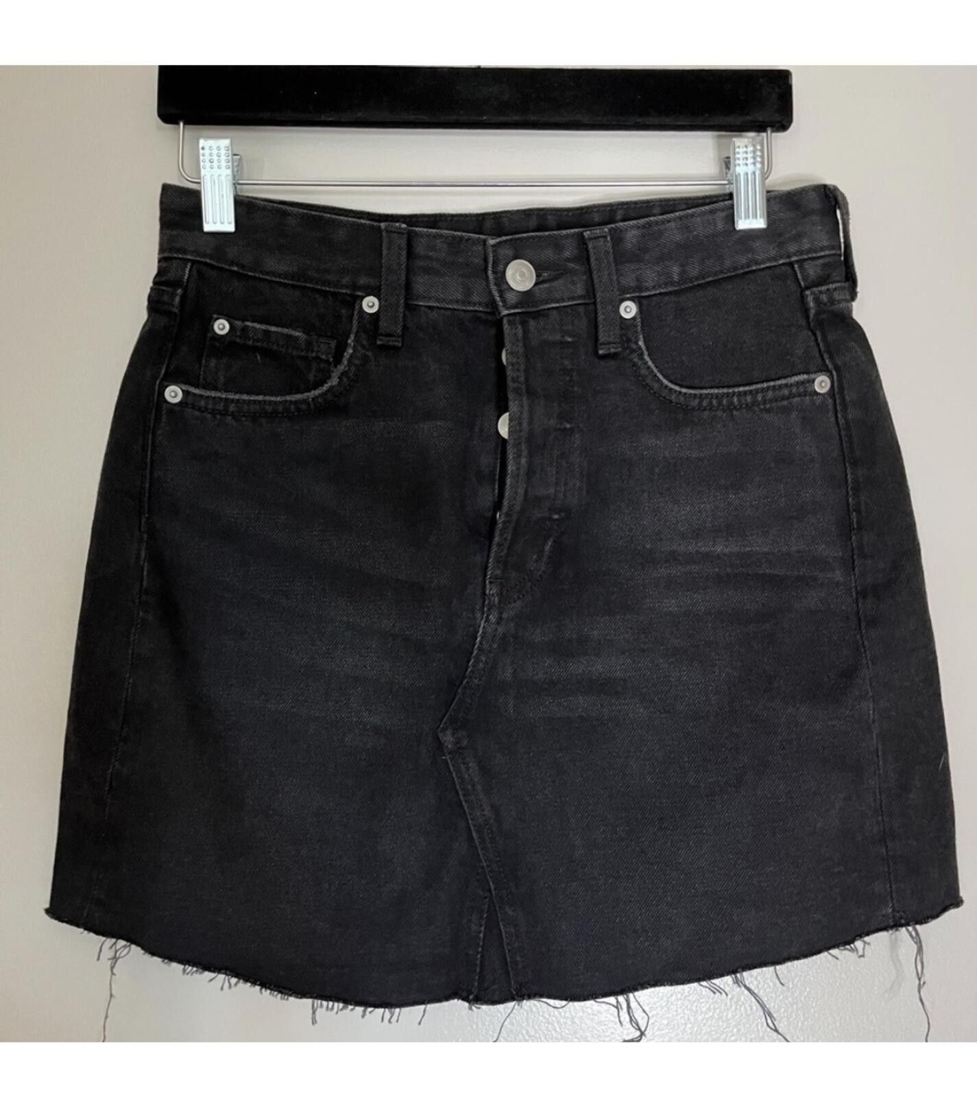H&M (H&M) button fly denim skirt Size 27" / US 4 / IT 40 - 2 Thumbnail