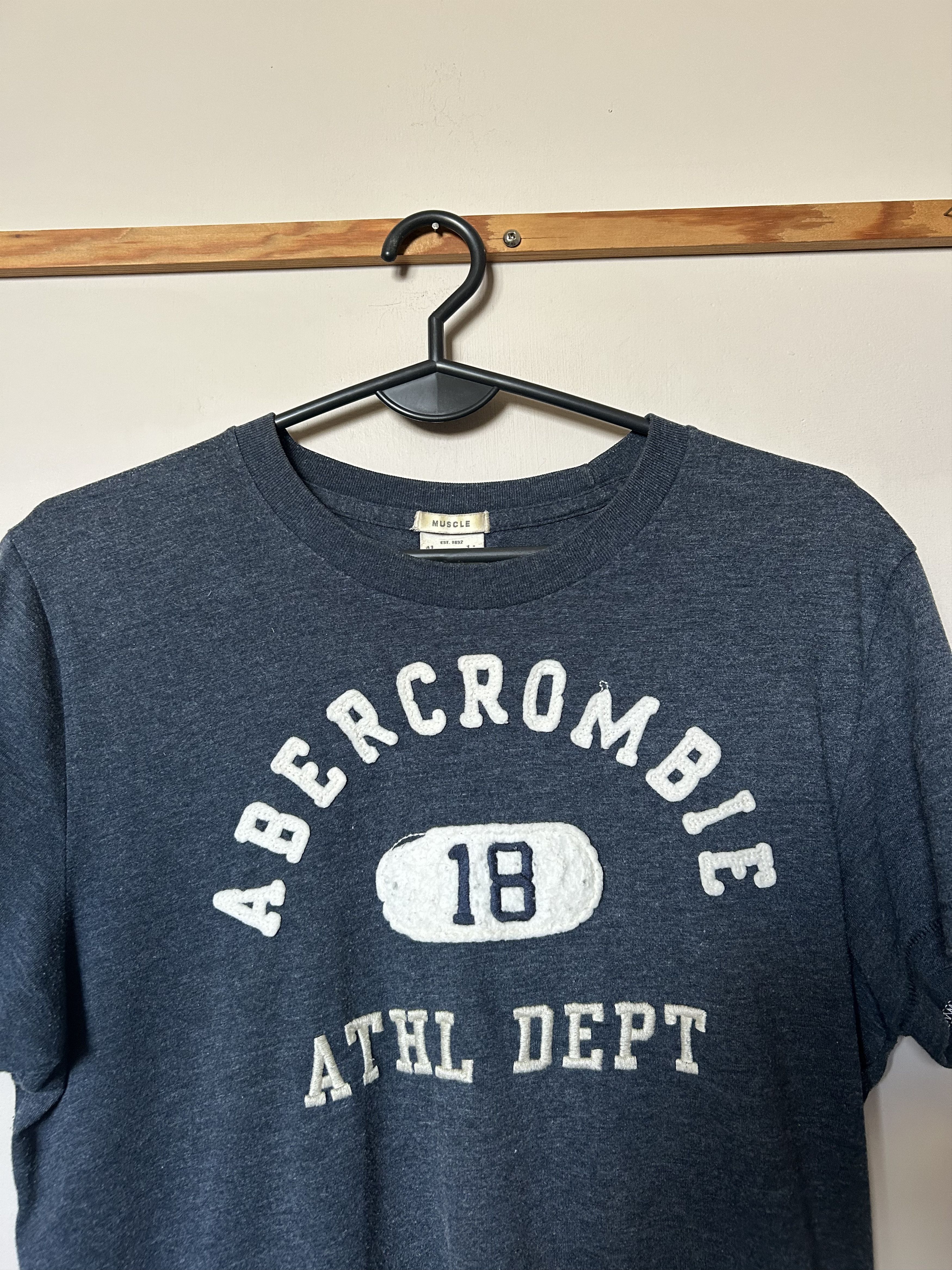 Hollister Men's T-shirt - HOLLISTER - S - SALE Size US S / EU 44-46 / 1 - 3 Thumbnail