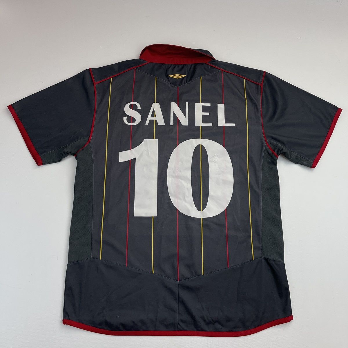 Adidas × Vintage Galatasaray Umbro 2004/2005 Polo Jersey Sanel 10 Player Size US M / EU 48-50 / 2 - 2 Thumbnail