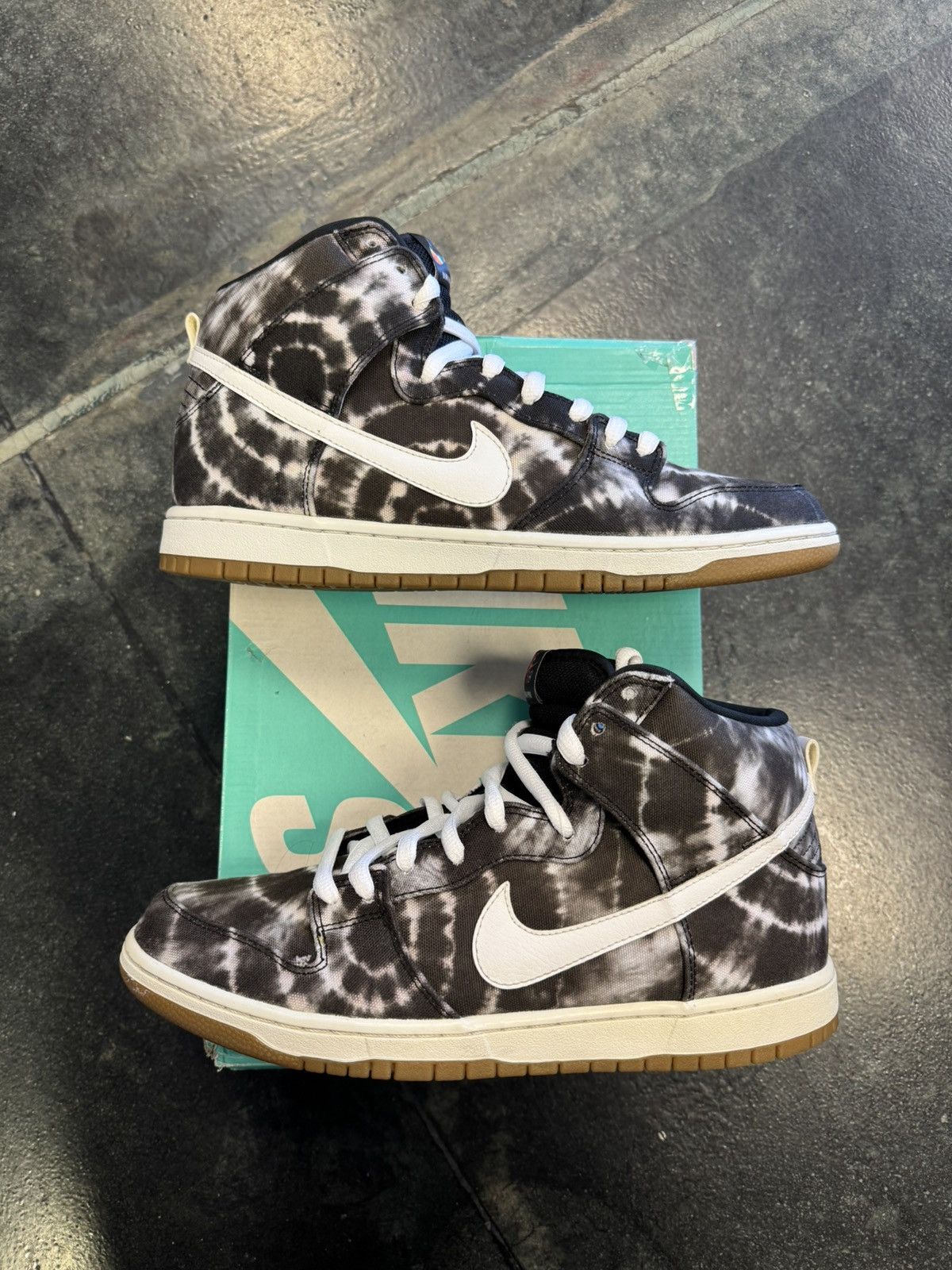 Nike SB Dunk High SB Tie Dye Size US 10.5 / EU 43-44 - 1 Thumbnail