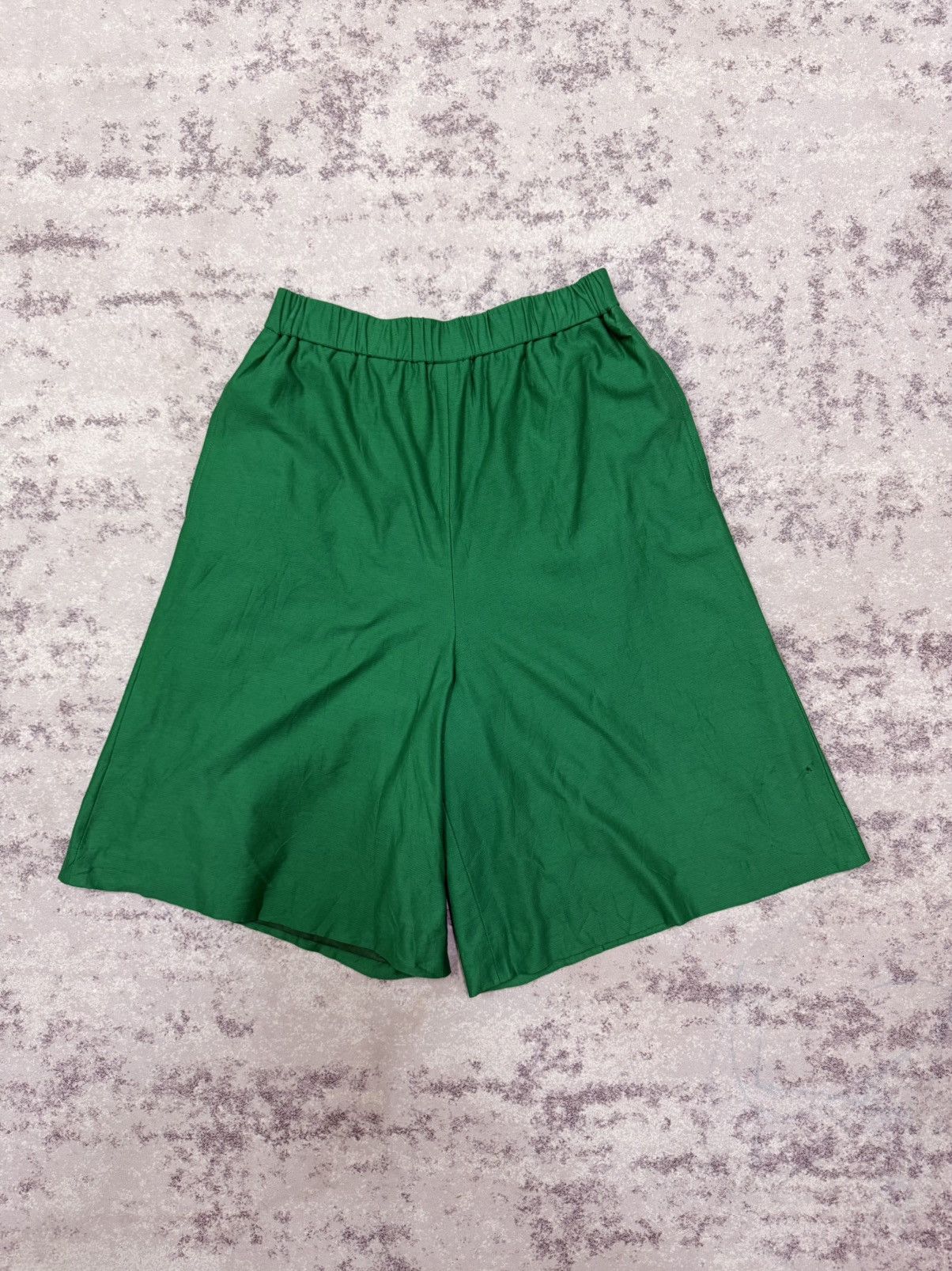 Yves Saint Laurent Vintage Yves Saint Laurent Wide Leg Short Pants Size 24" / US 00 / IT 34 - 3 Thumbnail