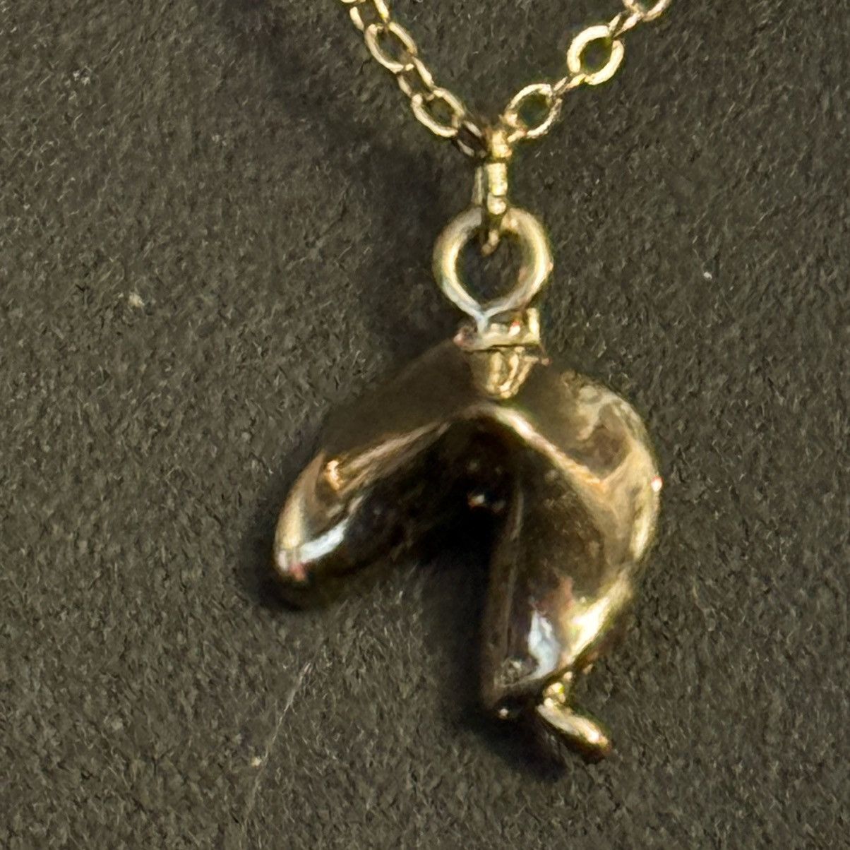 Other Gold tone fortune cookie pendant necklace Size ONE SIZE - 2 Thumbnail