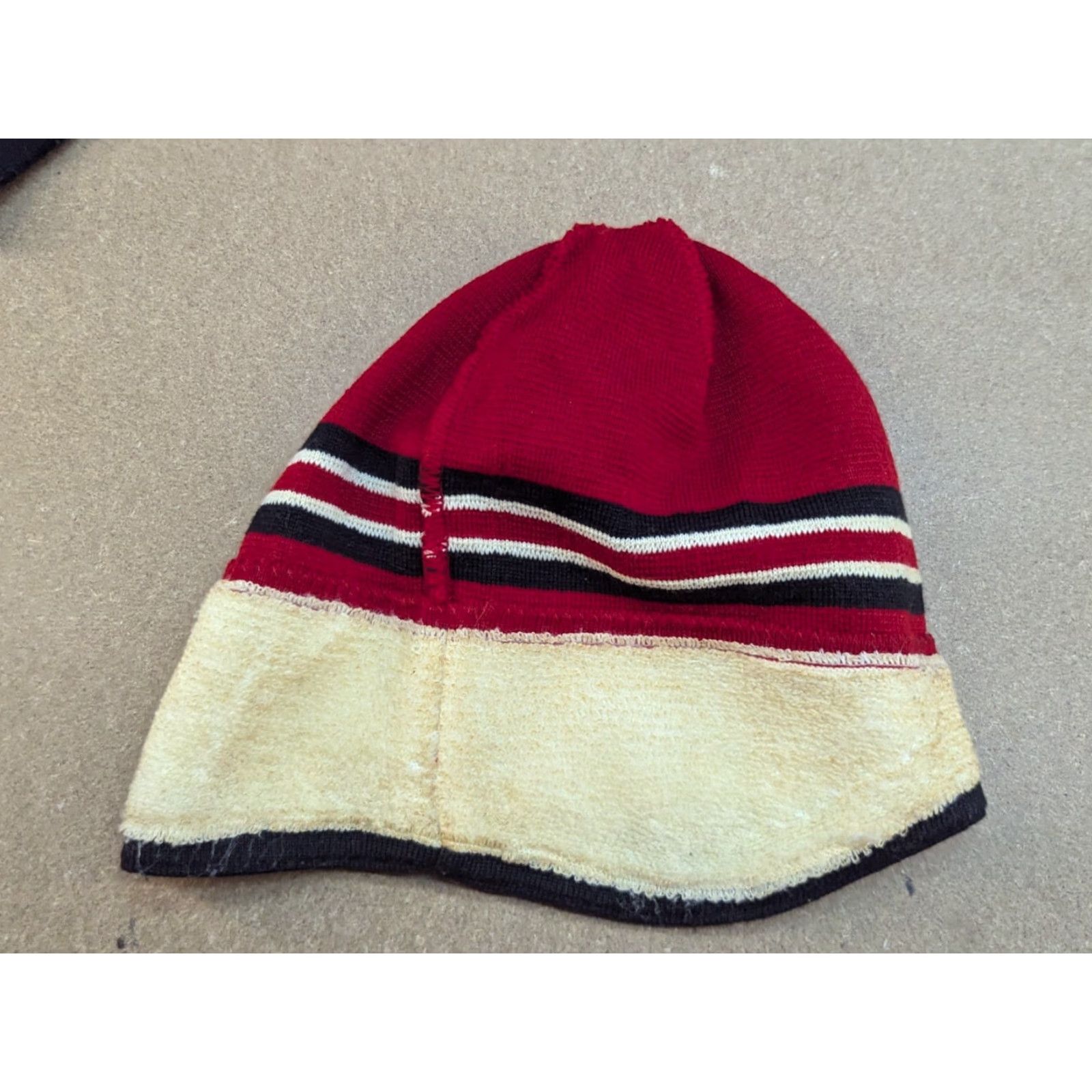 Vintage VINTAGE Eisbar Red Beanie Hat One Size Lined Knit Wool Blend Outdoor Ski Mens/Womens Size ONE SIZE - 5 Thumbnail