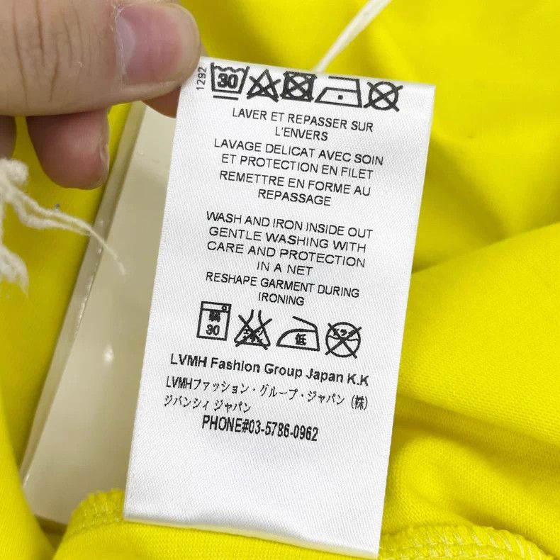 Givenchy Givenchy Side Logo Lemon Yellow Short Sleeve T-Shirt Size US XL / EU 56 / 4 - 6 Thumbnail