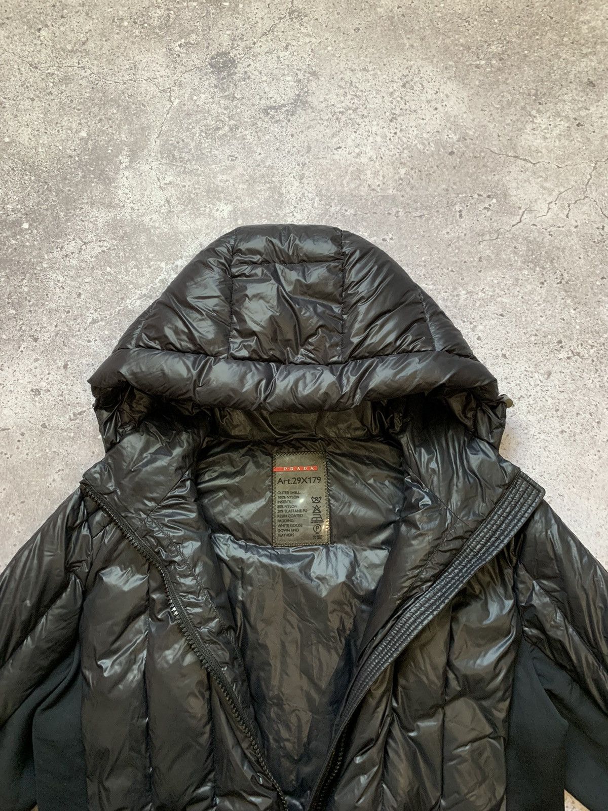Prada Prada Sport Tech Puffer Jacket with triangle logo. Size M / US 6-8 / IT 42-44 - 4 Thumbnail