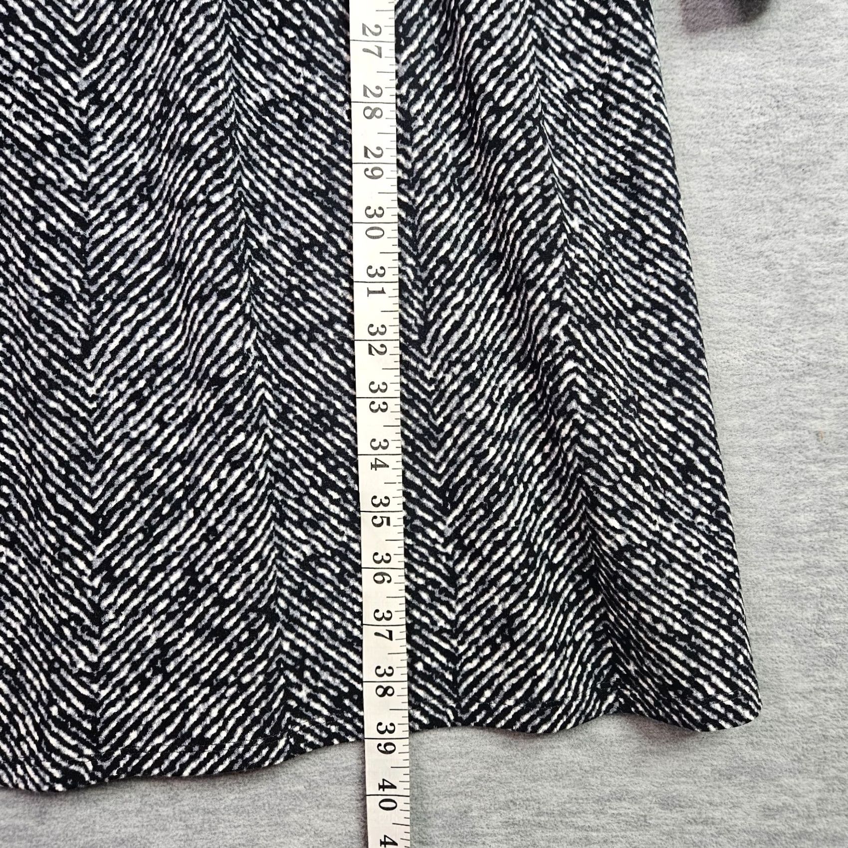 J. Jill J.jill Black White Chevron Knit Dress Long Sleeve Fit Flare Women's Sz M Adult Regular Multicolor Pattern Chevron 90s Theme Colorful Dress Size M / US 6-8 / IT 42-44 - 6 Thumbnail