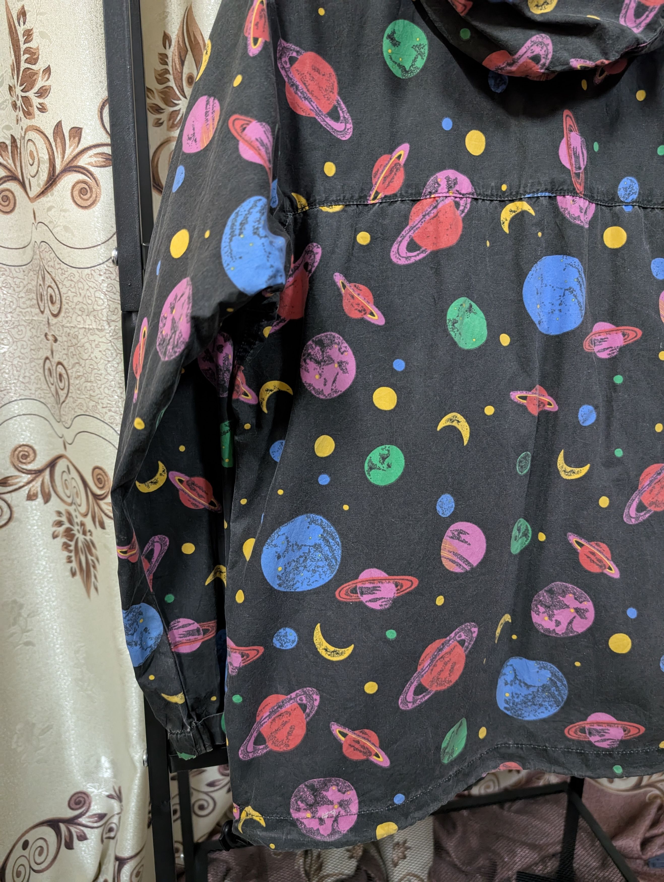 Japanese Brand Vintage Go2 Hollywood Scribble Planets Windbreaker Jacket Size US S / EU 44-46 / 1 - 11 Thumbnail