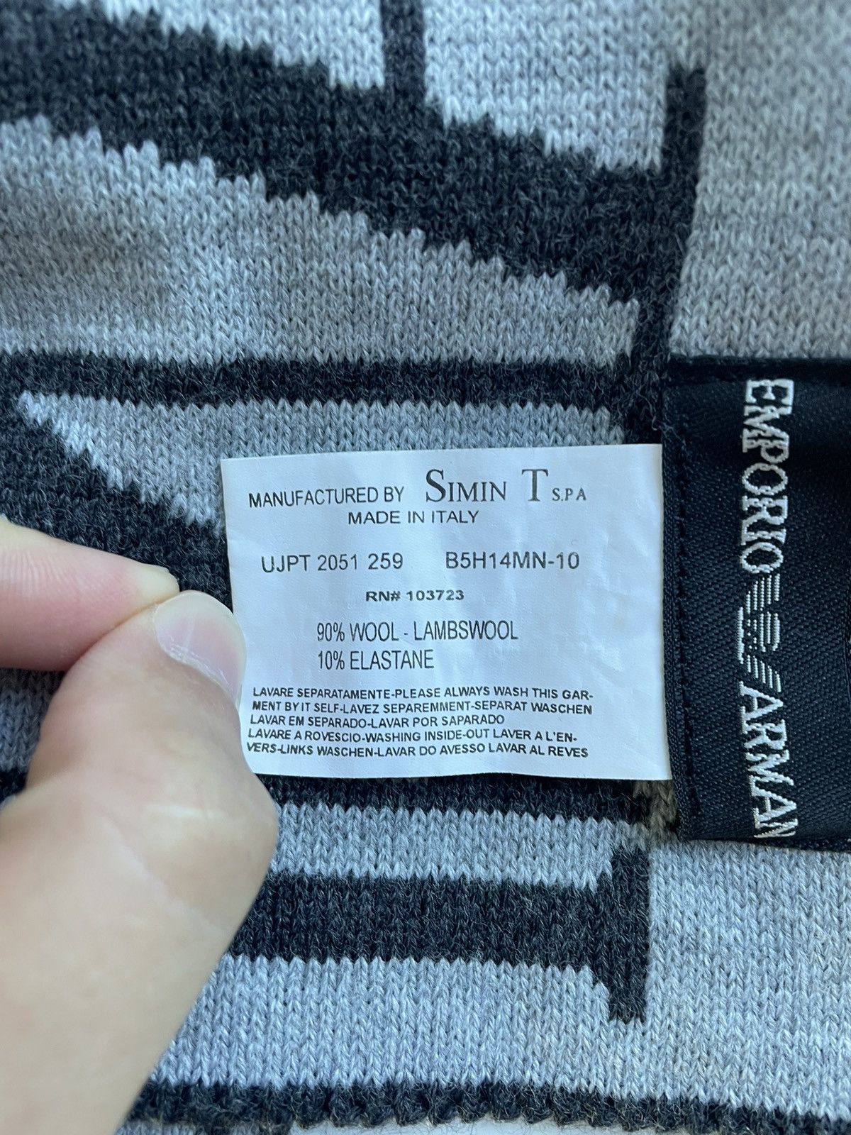 Emporio Armani Emporio Armani multi logo vintage scarf Size 34 - 6 Thumbnail