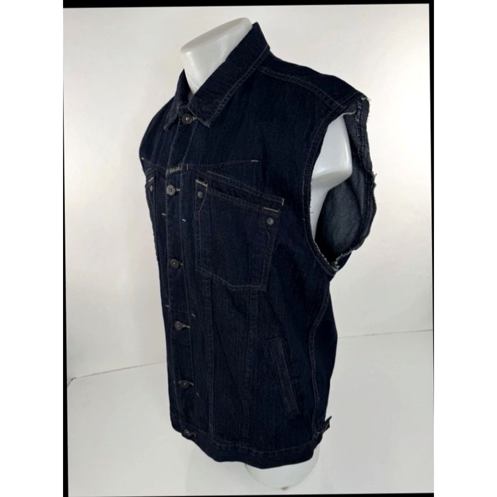 Denime GIRBAUD Denim Trucker Vest L Men Blue Vintage Mens Vest 90s Style Jeans Jacket No Sleeves Size US L / EU 52-54 / 3 - 3 Thumbnail