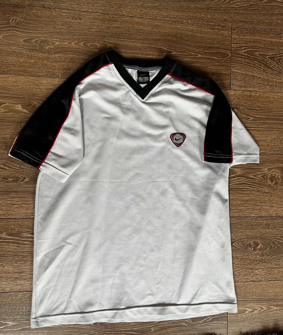 Nike Nike Vintage Sport Shirt Size US L / EU 52-54 / 3 - 1 Thumbnail