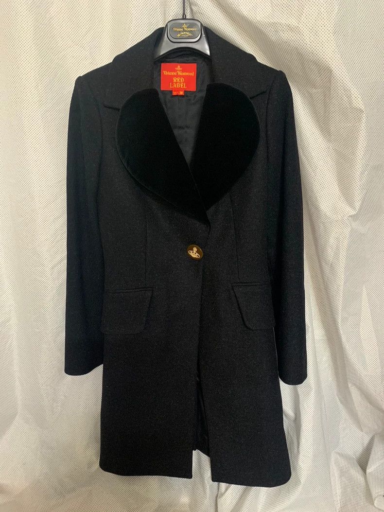 Vivienne Westwood Vivienne Westwood Love wears a black wool velvet overcoat Size XS / US 0-2 / IT 36-38 - 5 Thumbnail