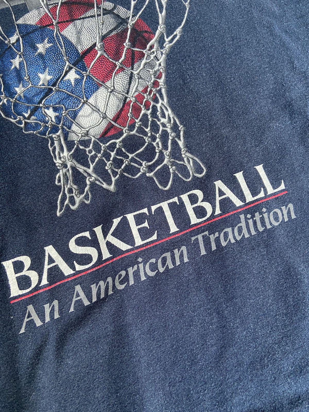 Vintage Vintage basketball an american tradition T shirt Size US L / EU 52-54 / 3 - 4 Thumbnail