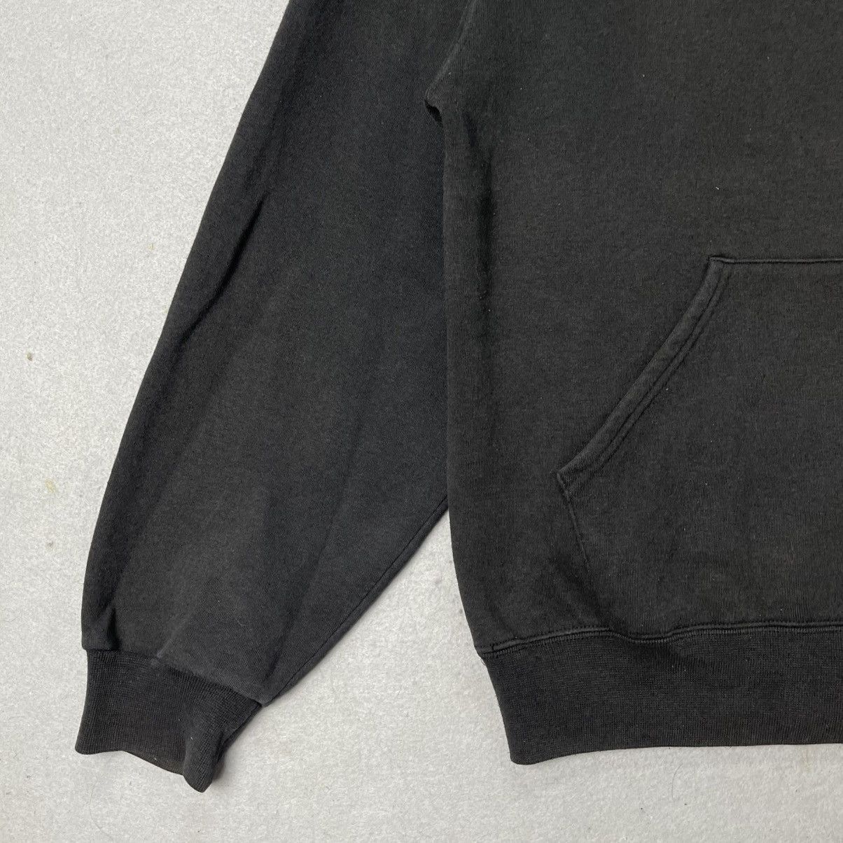 Russell Athletic Russell Athletic Blank Pullover Hoodie – Black (Size L) Size US L / EU 52-54 / 3 - 4 Thumbnail