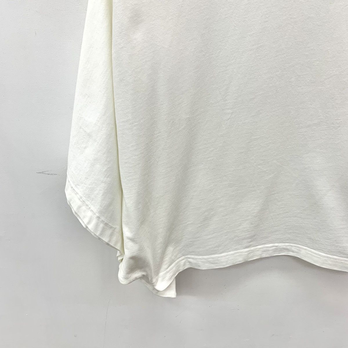Balenciaga Balenciaga White Logo Print Irregular Cotton T-shirt K26WX Size M / US 6-8 / IT 42-44 - 4 Thumbnail